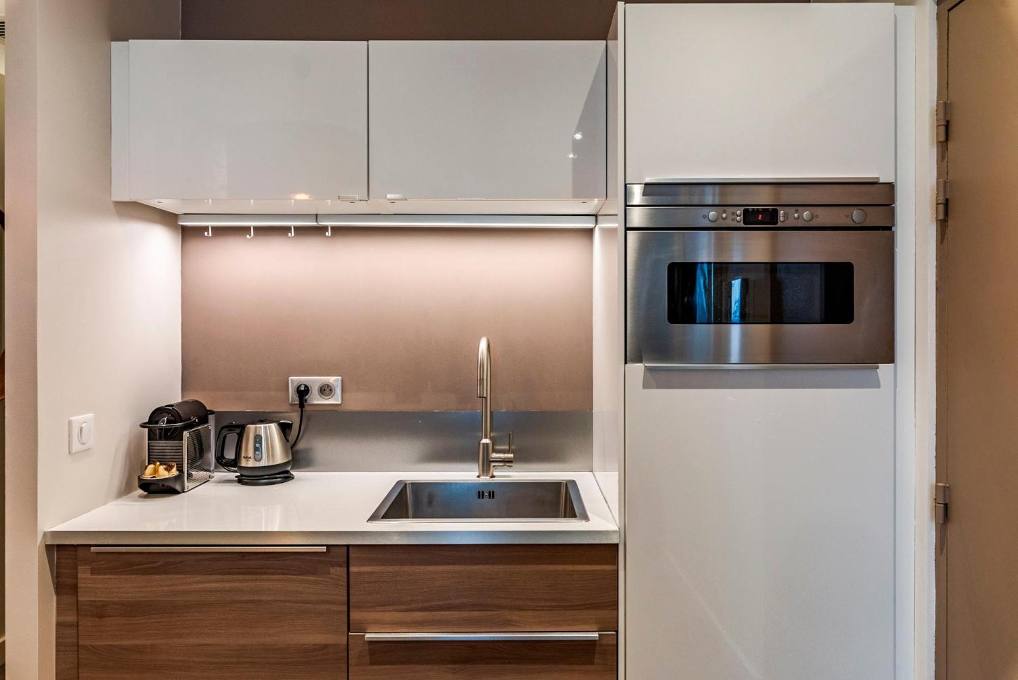 Luxury Family 2Br - Prime Location, Walk To Beach & Shopping, Sunny Balcony - Totolulu Cannes Hoche Kültér fotó