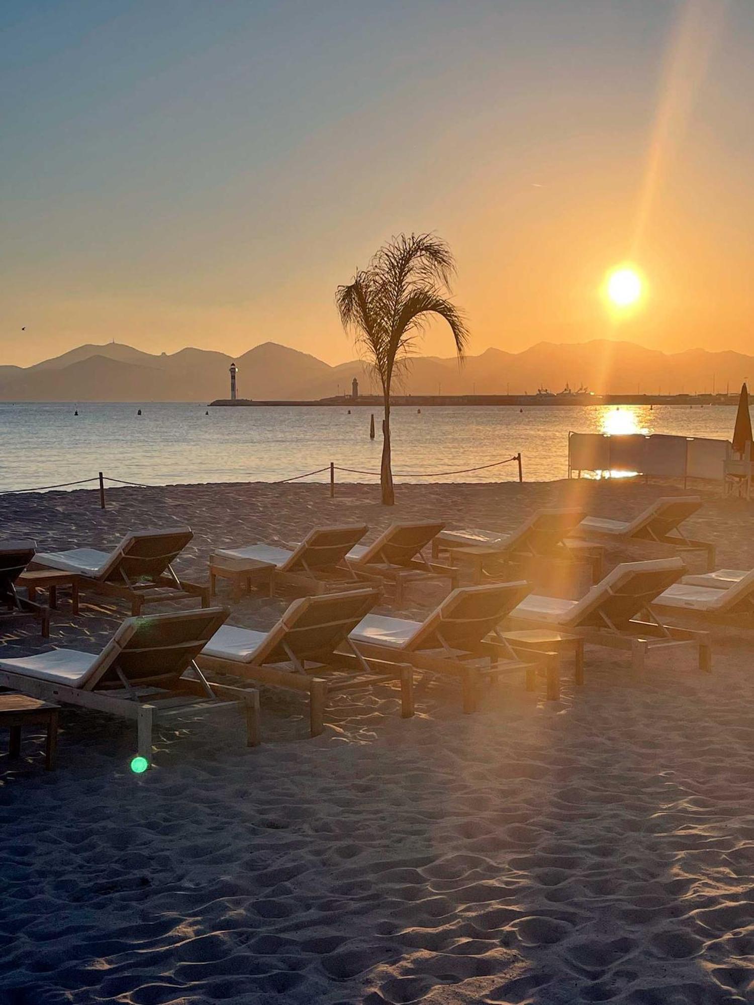 Luxury Family 2Br - Prime Location, Walk To Beach & Shopping, Sunny Balcony - Totolulu Cannes Hoche Kültér fotó