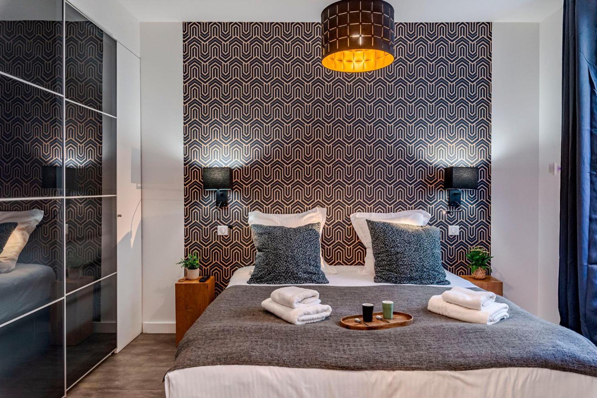 Luxury Family 2Br - Prime Location, Walk To Beach & Shopping, Sunny Balcony - Totolulu Cannes Hoche Kültér fotó