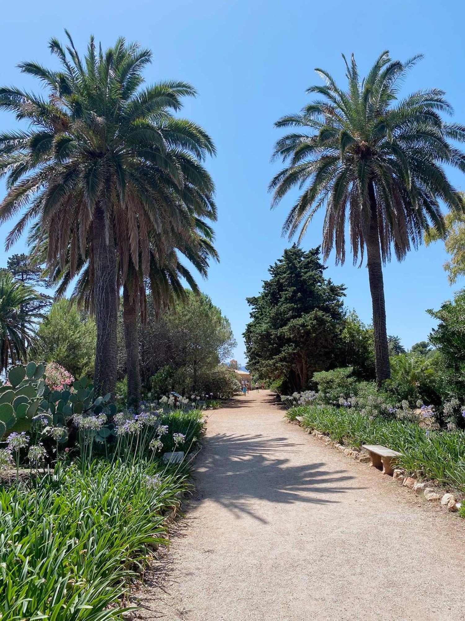 Luxury Family 2Br - Prime Location, Walk To Beach & Shopping, Sunny Balcony - Totolulu Cannes Hoche Kültér fotó